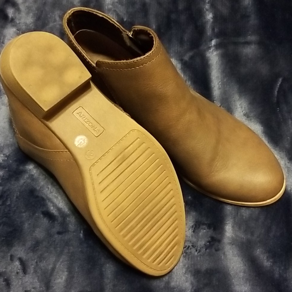 Arizona Booties - Picture 3 of 4